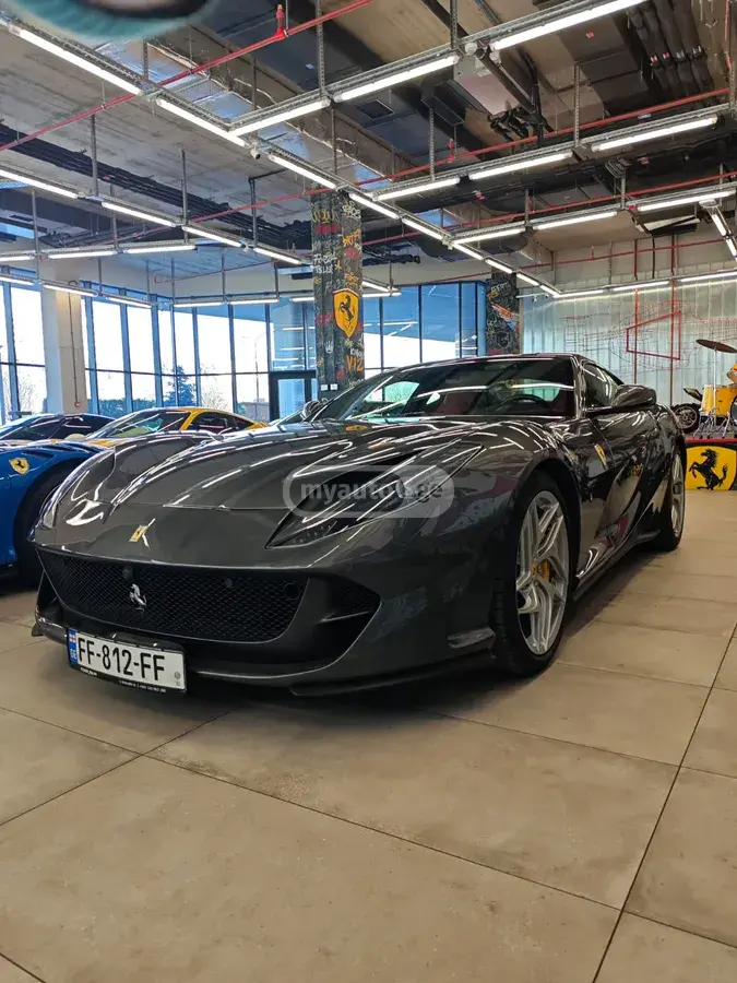 Ferrari 812 Superfast 