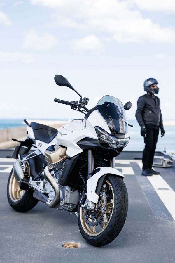 Moto Guzzi v100 mandello