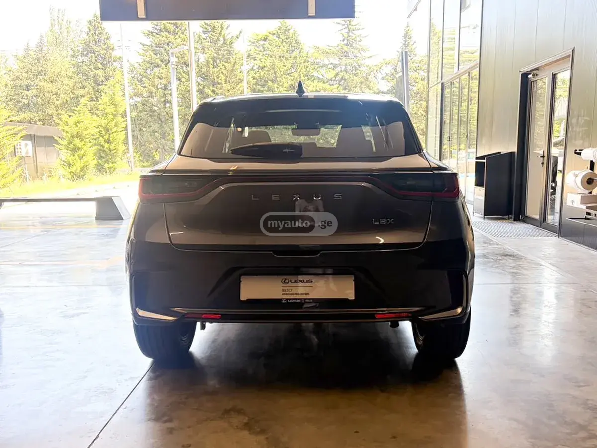 Lexus LBX