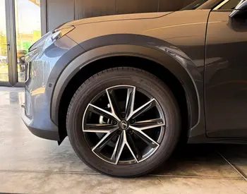 Lexus LBX 