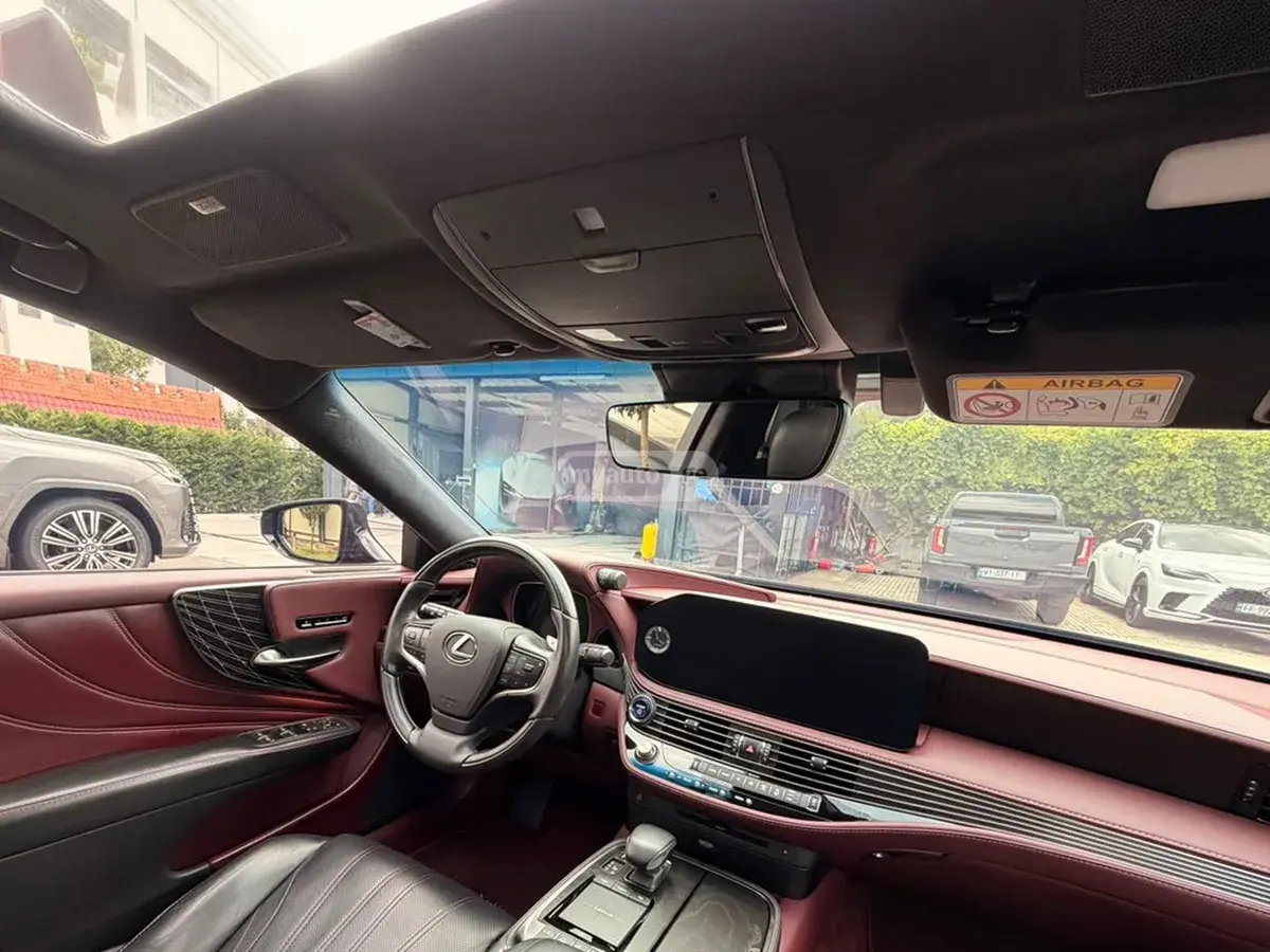 Lexus LS 500 h 