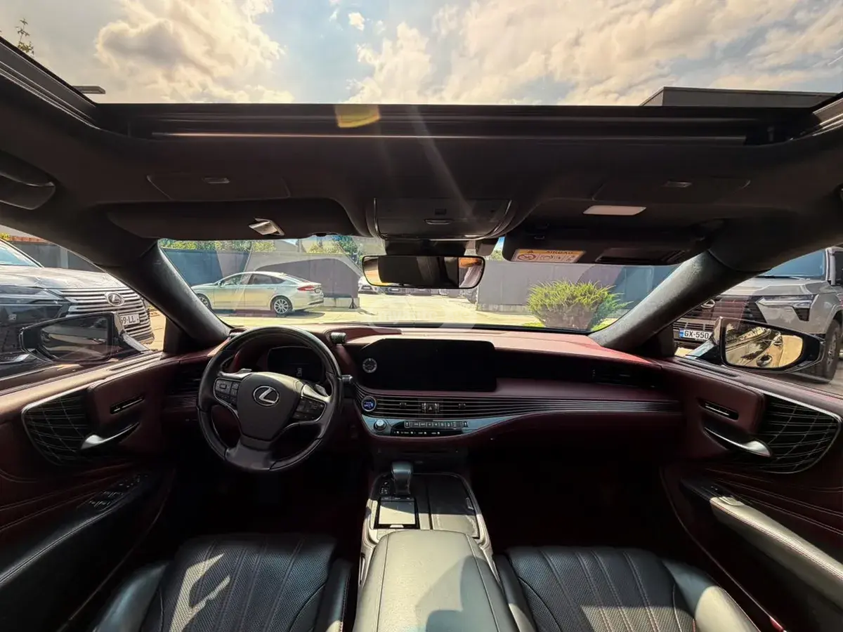 Lexus LS 500 h 