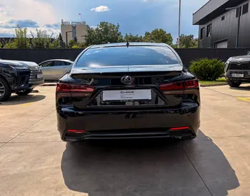 Lexus LS 500 h 