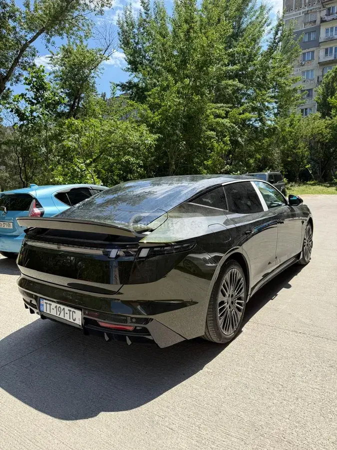 Lynk & Co 09 