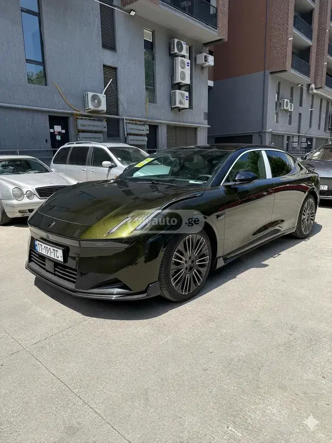 Lynk & Co 09 