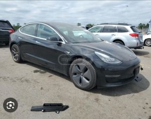 TESLA Model 3 2021 0.1