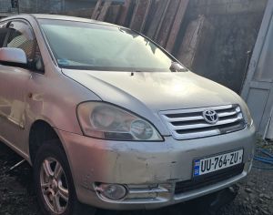 TOYOTA Ipsum 2000 2.0 - 3