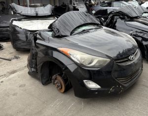 HYUNDAI Elantra 2015 1.8 - 3