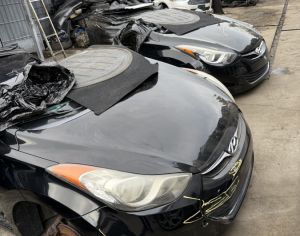 HYUNDAI Elantra 2015 1.8 - 7