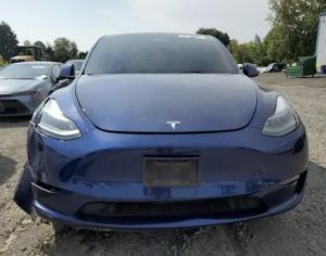 TESLA Model Y 2020 0.1 - 3