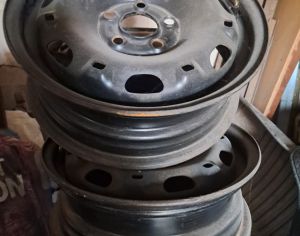 R15