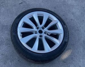 R19 TESLA Model 3 2018-2023 - 2