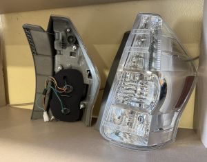 TOYOTA Prius V 2011-2019 - 4