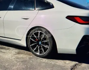 BMW i4 2022 0.1 - 8