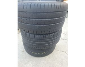 R22  315/30 . წინა 275/35 კარგები