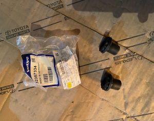 VOLVO XC40 2008-2025