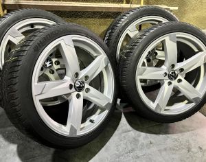 R18 AUDI / MERCEDES-BENZ - 2