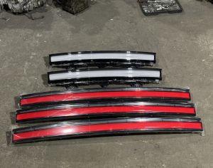Rivian R1S 2022-2026
