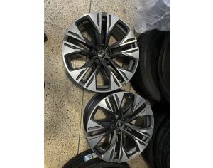 R22 AUDI Q8 2021-2026 - 1