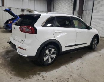 KIA Niro 2016 1.6 - 9