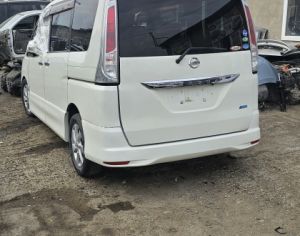 NISSAN Serena 2012 2.0