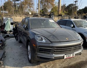 იშლება პორშე კაიენი 571515251