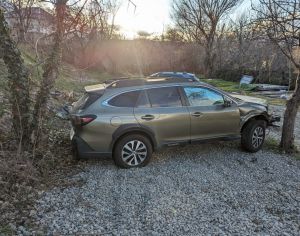 იშლება  subaru outback  და subaru crostrek