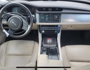 JAGUAR XF 2018 3.0 - 5