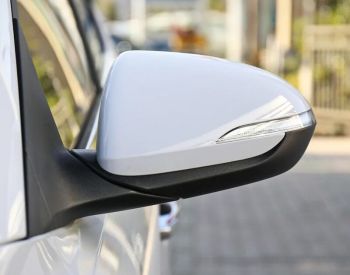 HYUNDAI Elantra 2016-2020 - 1