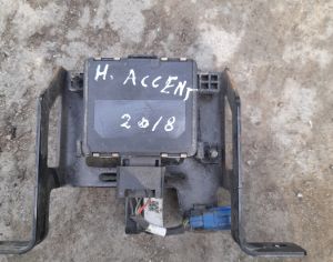 HYUNDAI Accent - 1
