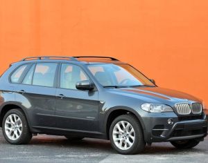 BMW X5 2012 3.5 - 7