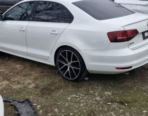 R19 VOLKSWAGEN Jetta 2016-2017 - 1