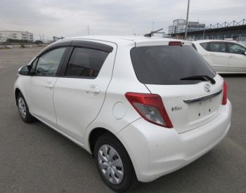 TOYOTA Vitz 2013 1.3 - 2