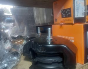 MITSUBISHI Montero 2000-2012 - 1