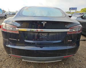 TESLA Model S 2014 0.1 - 7