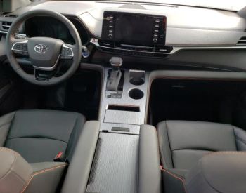 TOYOTA Sienna 2021 2.5 - 7