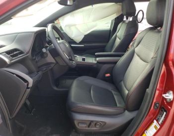 TOYOTA Sienna 2021 2.5 - 8
