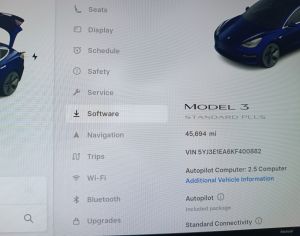TESLA Model 3 2019 0.1 - 7