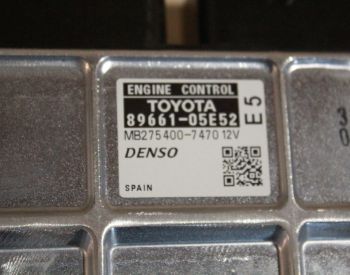 TOYOTA Avensis 2009-2016 - 2