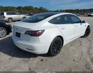 TESLA Model 3 2022 0.1 - 9