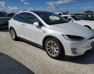 TESLA Model X 2019 0.1 - 6
