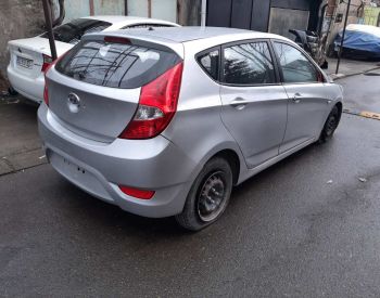 HYUNDAI Accent 2013 1.4 - 3
