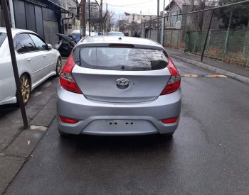 HYUNDAI Accent 2013 1.4 - 4