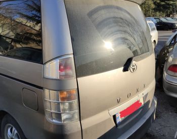 TOYOTA VOXY 2005 2.0 - 5