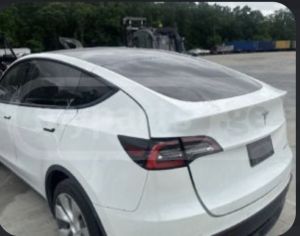 TESLA Model Y 2017-2024 - 1