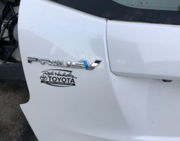 TOYOTA Prius V 2011-2018 - 5