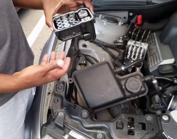 HYUNDAI Elantra 2011-2015 - 1