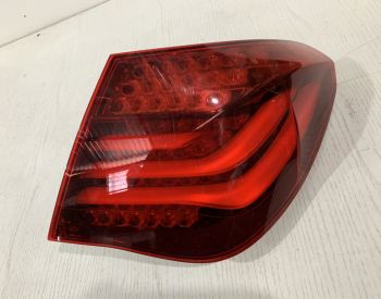 BMW 750 2009-2013 - 1