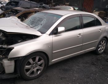 TOYOTA Avensis 2004 2.0 - 1