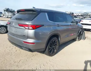 MITSUBISHI Outlander 2022 2.5 - 12